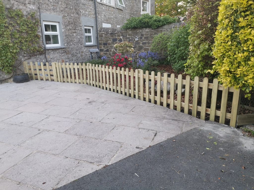 picket fencing