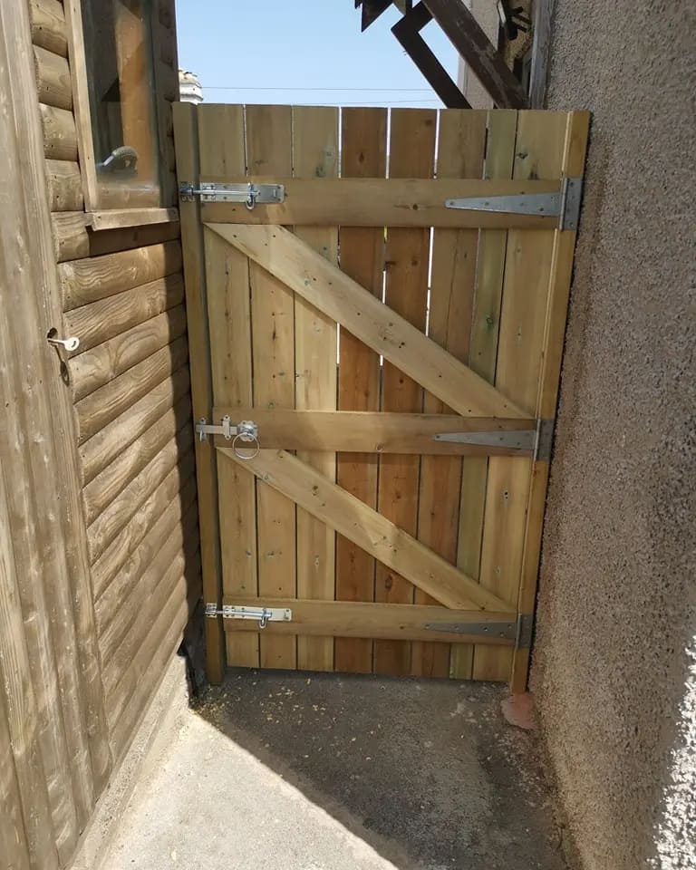 custom build timber gate
